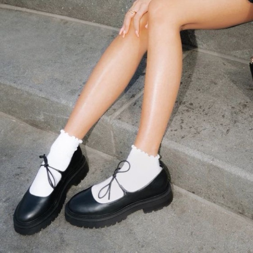 Steve Madden Black Leather Flats